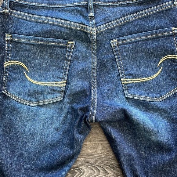 Sz6 Levi’s Signature Modern Skinny Shorts Dark Wash EUC - Picture 9 of 12